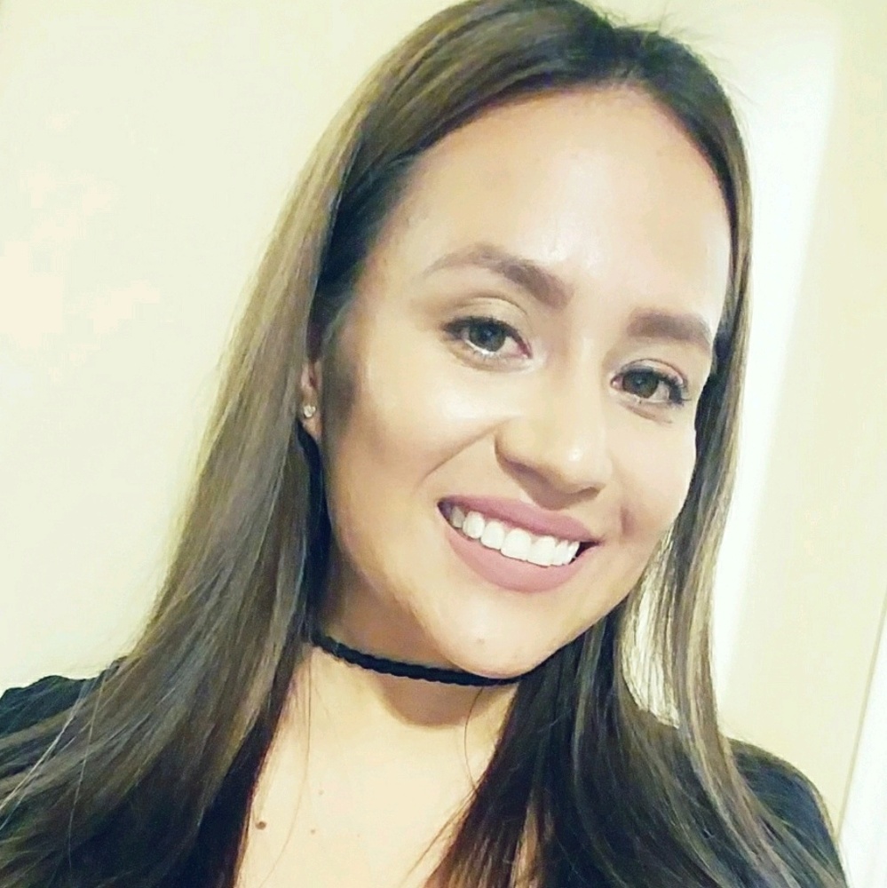 Meet your Posher, Laura
